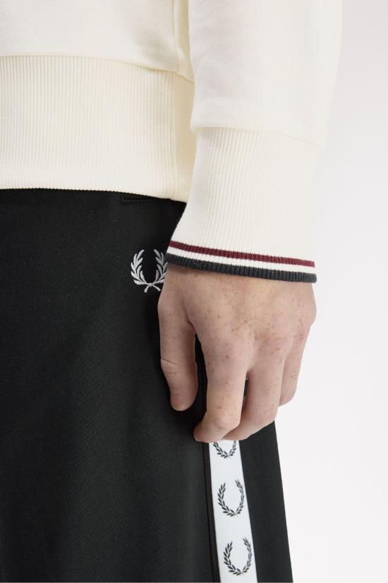 26SS 프레드페리 긴팔 티셔츠 M7535 84A Ecru oxbld grsrts - FRED PERRY