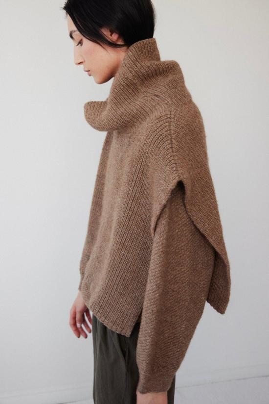  울 하이드 스웨터 립 판초 - WOL HIDE