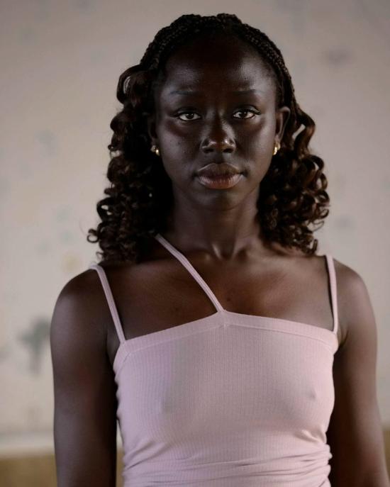  베이스레인지 민소매 티셔츠 Baserange Nida 탱크 오프 화이트 - BASERANGE