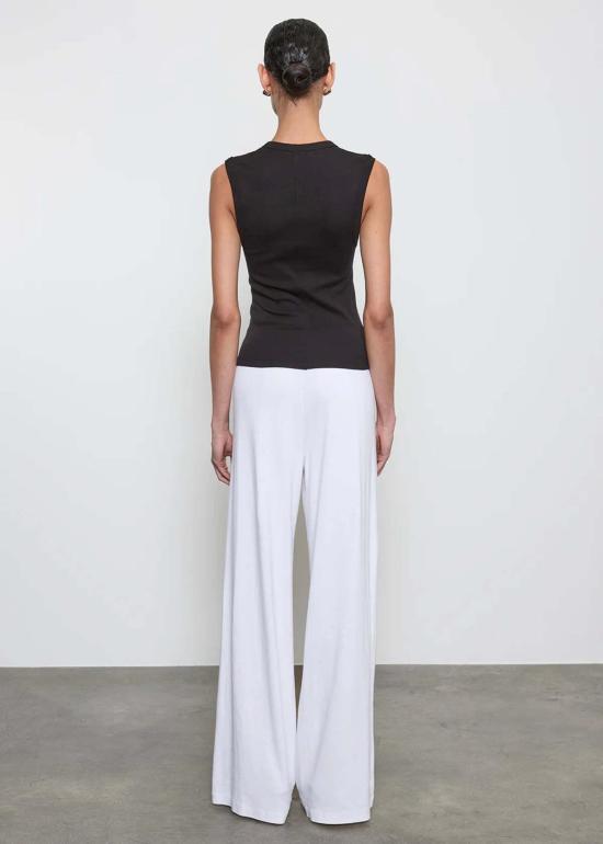  엔자 코스타 민소매 티셔츠 클래식 슬리브리스 V탑 - ENZA COSTA