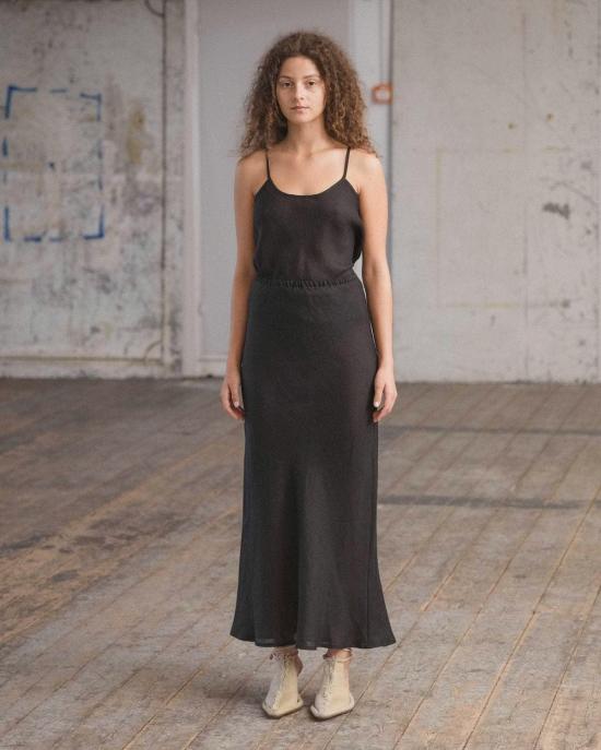  베이스레인지 민소매 티셔츠 Baserange Dydine 쉬어 리넨 탱크 블랙 - BASERANGE