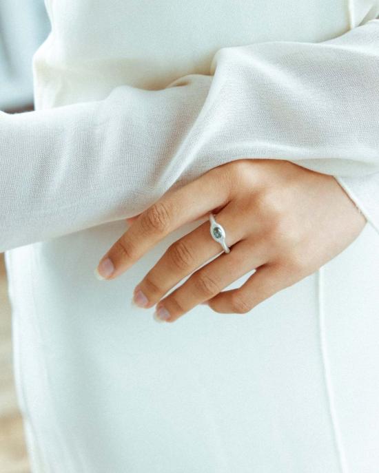  클래식 디자인스 반지 니카 링 - CKLASIC DESIGNS