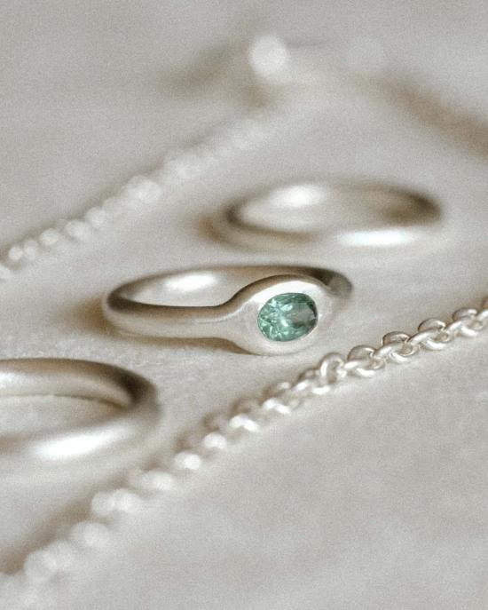  클래식 디자인스 반지 니카 링 - CKLASIC DESIGNS