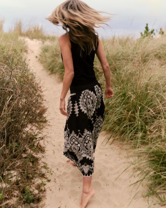  카르톨리나 미디 스커트 Cartolina Georgia  느와르 - CARTOLINA