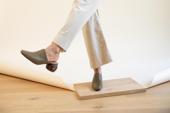  후마 블랑코 뮬/슬리퍼 미나 힐드 뮬 올리브 - HUMA BLANCO