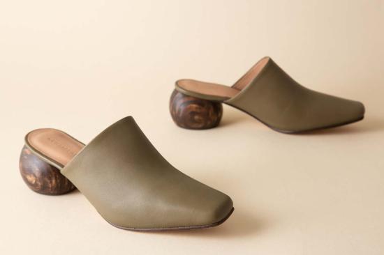  후마 블랑코 뮬/슬리퍼 미나 힐드 뮬 올리브 - HUMA BLANCO