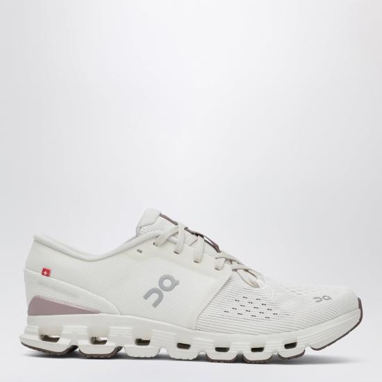 26SS 온 러닝 스니커즈 3WE30074740PL White
