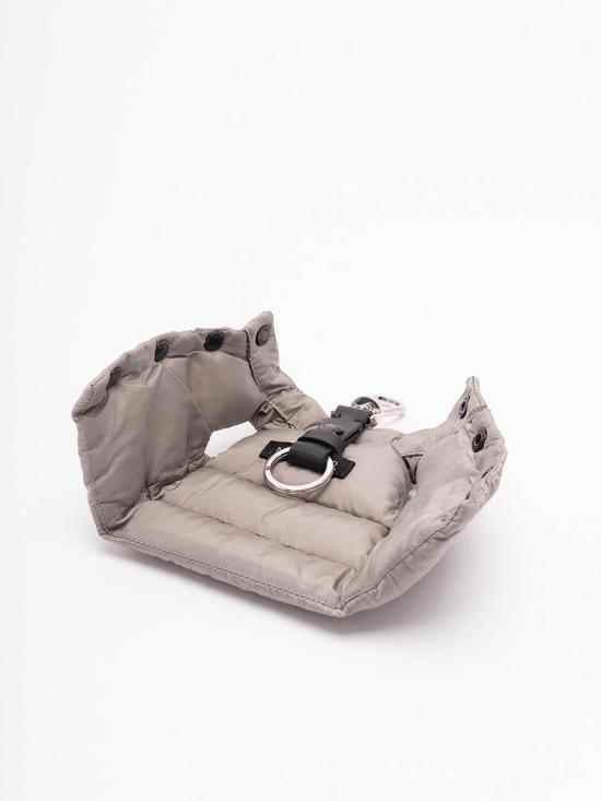 26SS 몽클레어 키링 09A6F00002M7726903 Grey - MONCLER