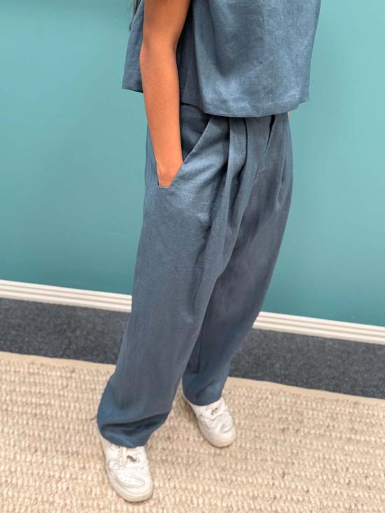  카렘 크롭 팬츠 왁시 플리츠 테이퍼드