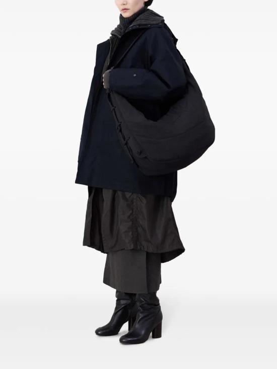 26SS 르메르 워터 리펠런트 나일론 캔버스 라지 소프트 게임 백 BG0105 LF1330BR490 BLACK - LEMAIRE