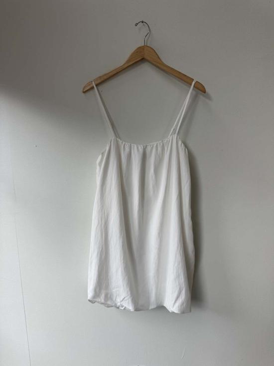  큐래 숏 원피스 쿠라에 헤라 버블 미니 드레스 화이트