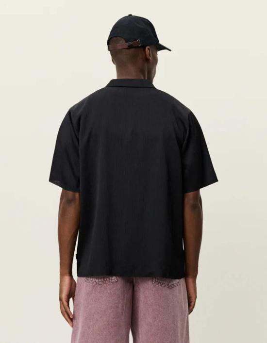  레듀 반팔 셔츠 Les Deux Hector Plisse Ss  블랙 - LES DEUX