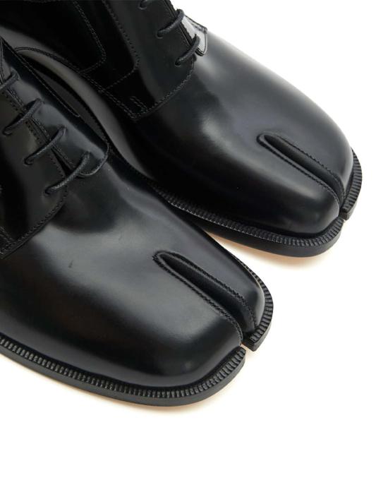  마르지엘라 드레스 슈즈 메종  타비 레이스업 더비 슈즈 블랙 - MAISON MARGIELA