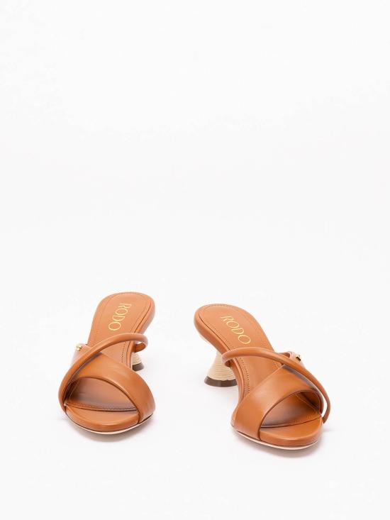 26SS 로도 샌들 S0098400930221 Brown - RODO
