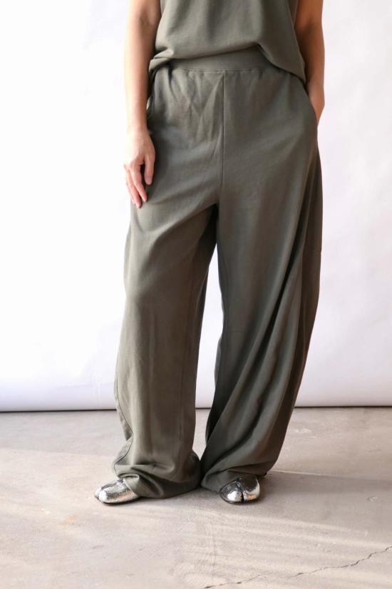  티비 스트레이트 팬츠 경량 스웨트셔츠 윈슬로우 팬츠 올리브 - TIBI