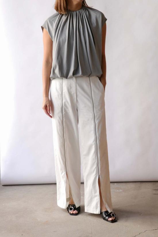  티비 반팔 티셔츠 셔링 넥 원형 티셔츠 퓨미스 그레이 - TIBI