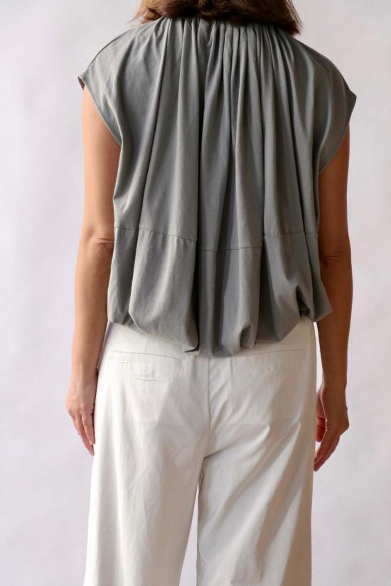  티비 반팔 티셔츠 셔링 넥 원형 티셔츠 퓨미스 그레이 - TIBI