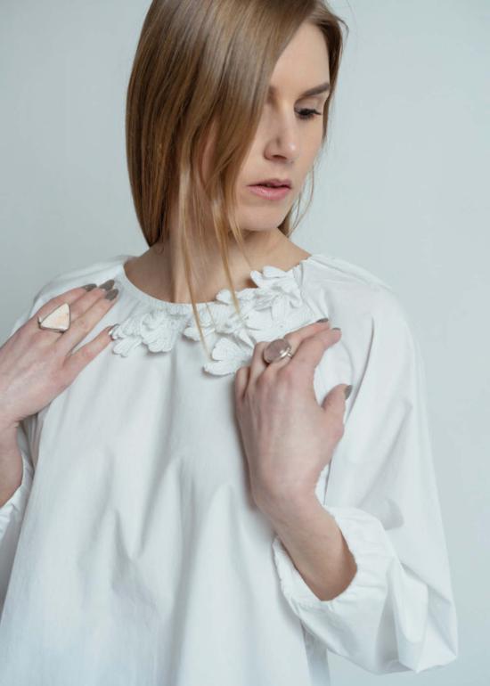  오디 탑 포플린 플라워 셔츠 화이트