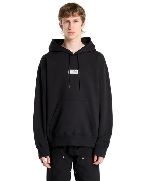 26SS MM6 메종마르지엘라 뉴메릭 후드 티셔츠 SH0GU0033 M25025 900