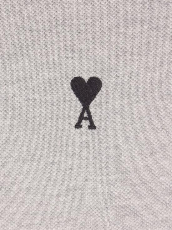 26SS 아미 스몰 하트 로고 폴로 티셔츠 HPL411 7600951 Grey - AMI