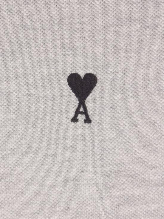 26SS 아미 스몰 하트 로고 폴로 티셔츠 HPL411 7600951 Grey - AMI