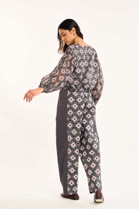  루주타 셰스 블라우스 솔 차콜 보타니카 탑 - RUJUTA SHETH