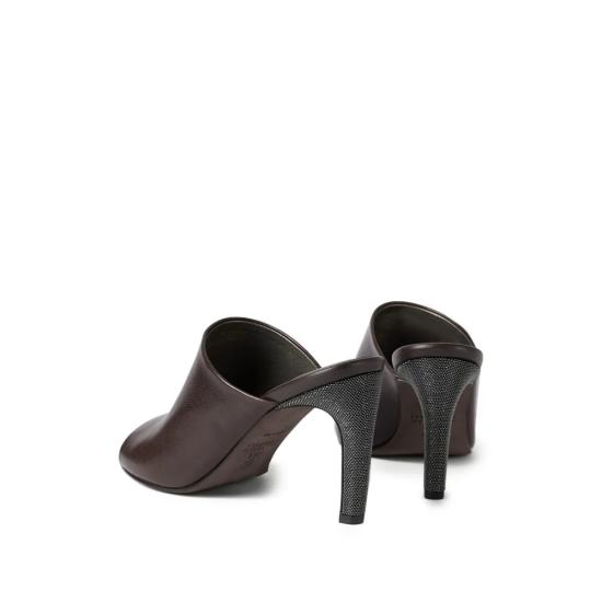 26SS 브루넬로 쿠치넬리 프레셔스 힐 클래식 레더 뮬 MZORC3218 C8279 BROWN - BRUNELLO CUCINELLI