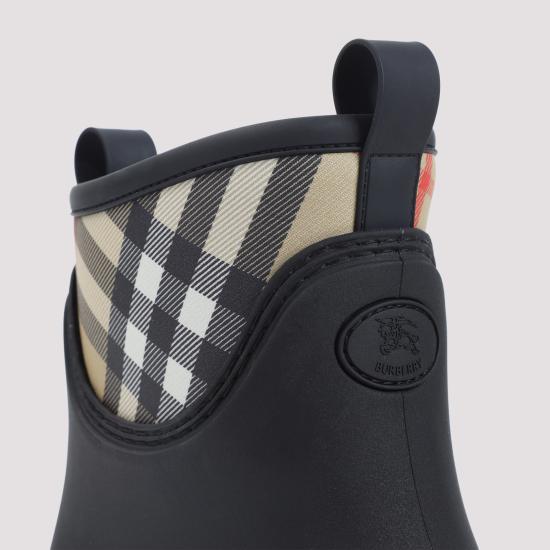 26SS 버버리 마쉬 스탬프 로우 부츠 8111712 A1189 BLACK - BURBERRY