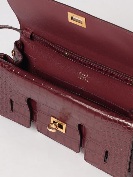 25FW 발렌시아가 엠보스드 크로스백 8349432AB0X 6036 Burgundy - BALENCIAGA
