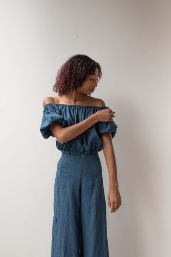  앳 던 민소매 티셔츠 새벽에. 크롭탑