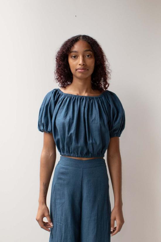  앳 던 민소매 티셔츠 새벽에. 크롭탑 - AT DAWN.