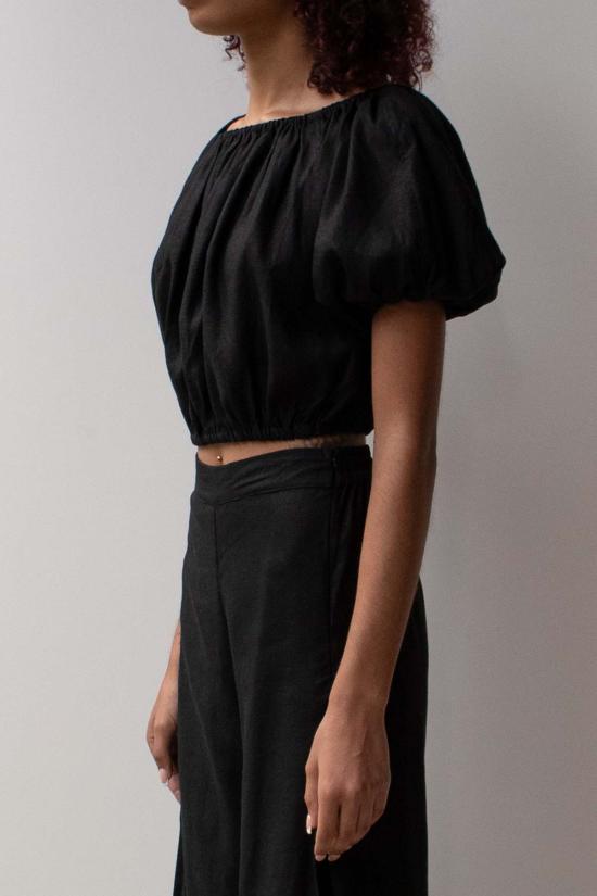  앳 던 민소매 티셔츠 새벽에. 크롭탑 - AT DAWN.