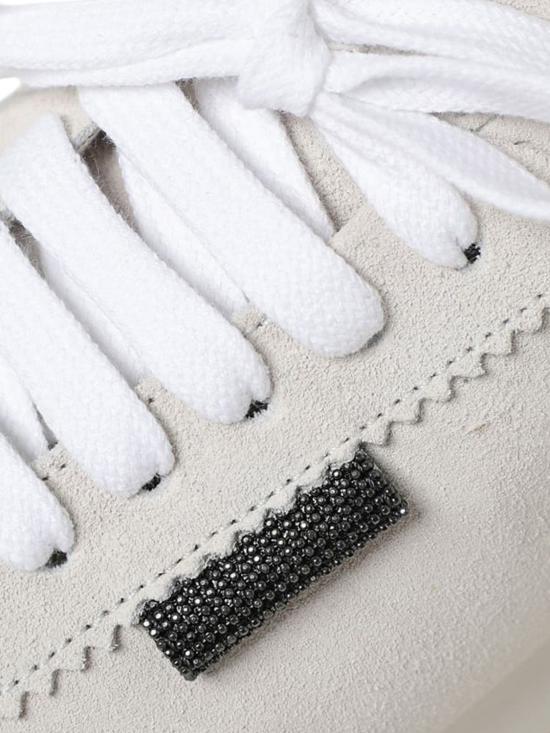 26SS 브루넬로 쿠치넬리 샤이니 탭 디테일 스웨이드 러닝 스니커즈 MZSFG2110 C8905 Ivory - BRUNELLO CUCINELLI