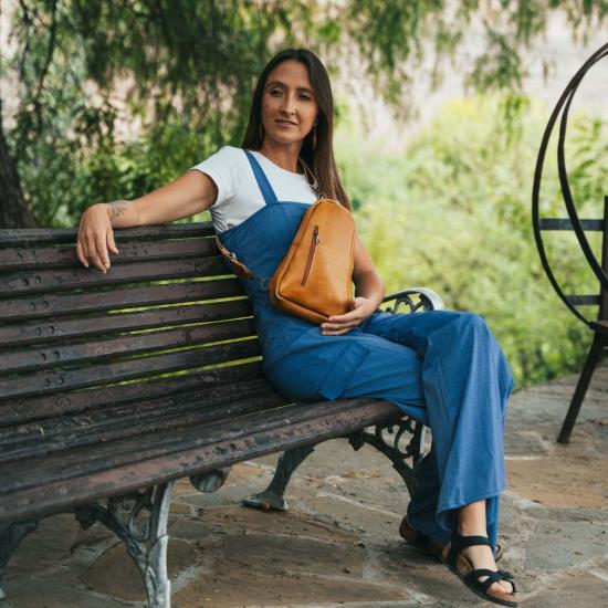  수티사나 USA 백팩 수티 사나 우사 슬링 크로스바디 - SUTISANA USA