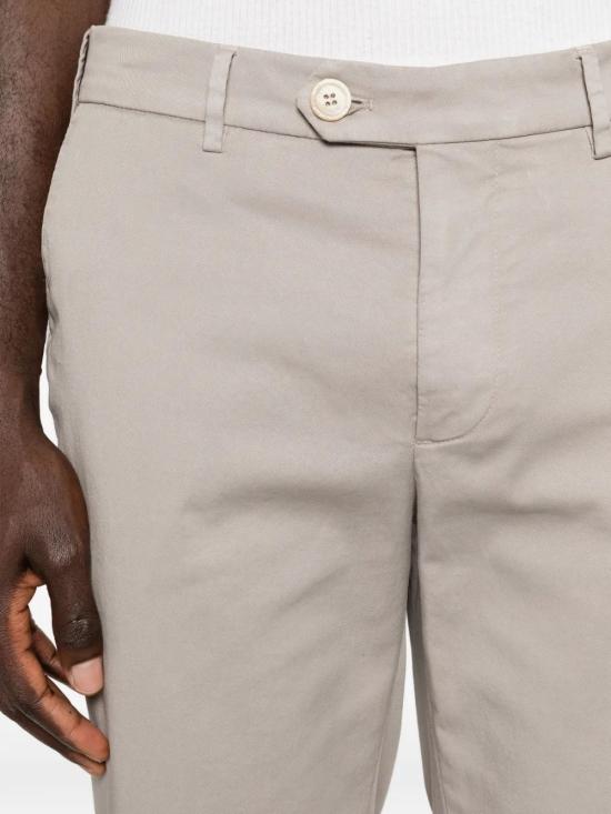 26SS 브루넬로 쿠치넬리 코튼 스트래치 미드 라이즈 슬림 핏 치노 M289LI1770 C6035 - BRUNELLO CUCINELLI