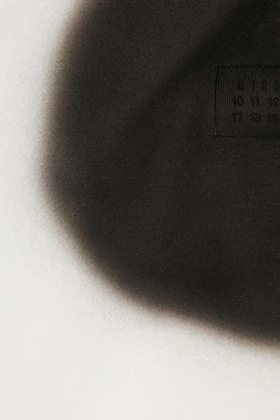 26SS MM6 메종마르지엘라 스프레이 페인트 티셔츠 SH0GC0067M20048 101 OFF WHITE - MM6 MAISON MARGIELA