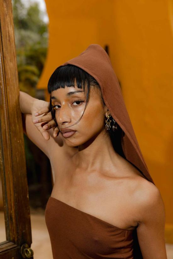  Hanan Sharifa 민소매 티셔츠 하난 샤리파 구금 최고 - OTHER BRANDS