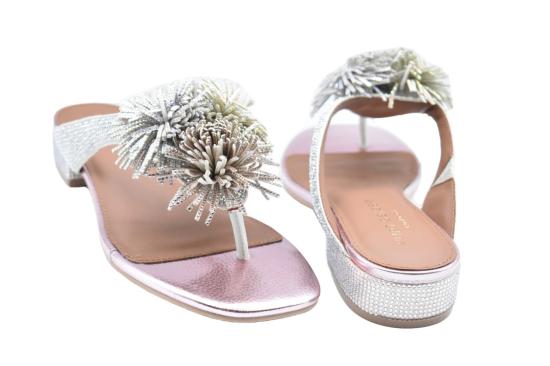 26SS 커트가이거 샌들 POM POM TBAR FLAT White - KURT GEIGER