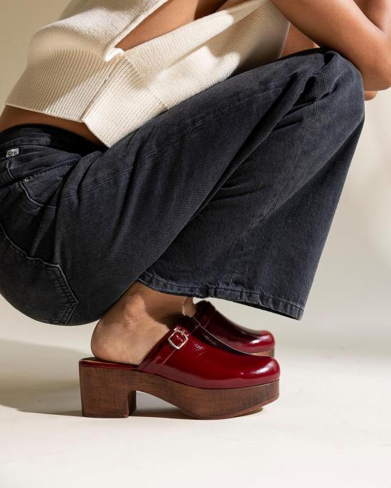  포트리스 뮬/슬리퍼 애비 플랫폼 클로그 체리 크링클 페이턴트 - FORTRESS