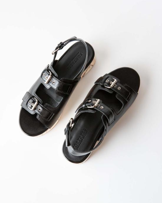  포트리스 샌들 레자 플랫폼  글로스 블랙 나파 가죽 - FORTRESS