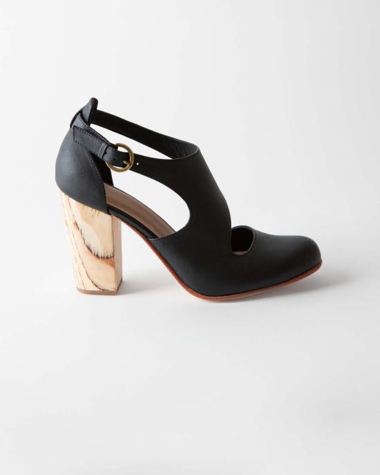  포트리스 힐/펌프스 루나 나야 블록 힐