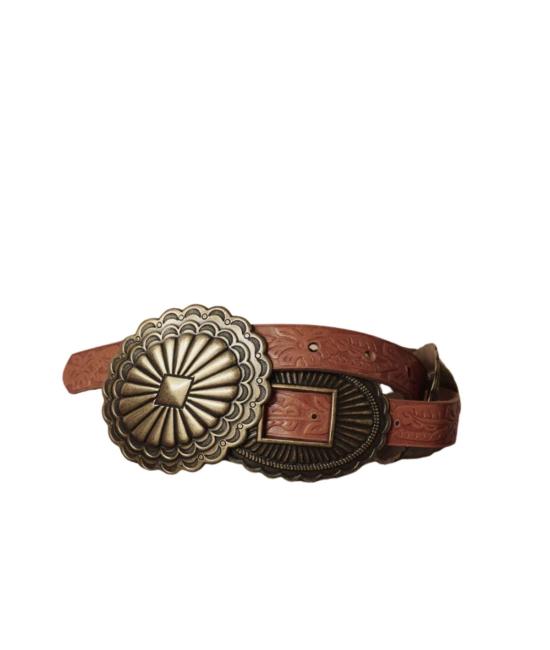  더 그레이트 벨트 . 가죽 세공 콘초