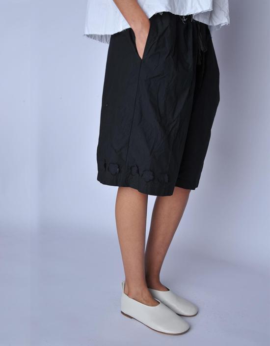  SCHA 숏팬츠 샤 블랙 롱 플로럴 쇼츠 블랙 - OTHER BRANDS