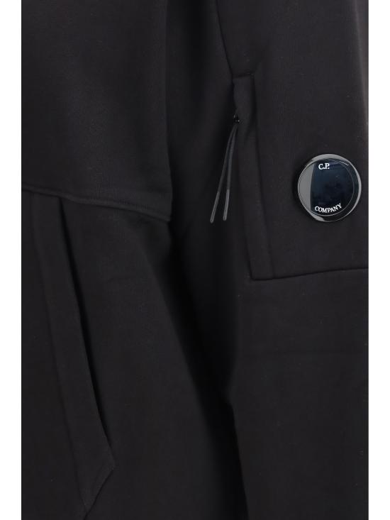 26SS 씨피 컴퍼니 다이애그널 레이즈드 플리스 렌즈 레귤러 핏 후드 티셔츠 RCCMSS714A005086W 999 BLACK - C.P. COMPANY