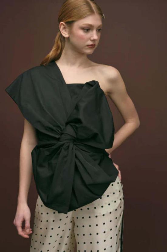  모드 클럽 블라우스 지아 탑 블랙