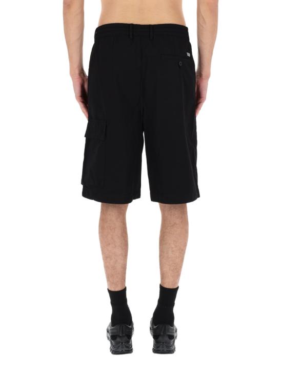 26SS 씨피 컴퍼니 스트레치 사틴 카고 렌즈 쇼츠 20CMBE127A 110325G999 BLACK - C.P. COMPANY