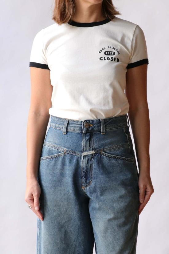  클로즈드 반팔 티셔츠