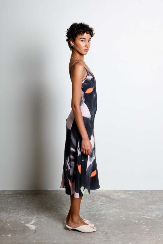  Untitled in Motion 롱 원피스 무제 인 모션 느와르 슬립 슬립 드레스 - UNTITLED IN MOTION