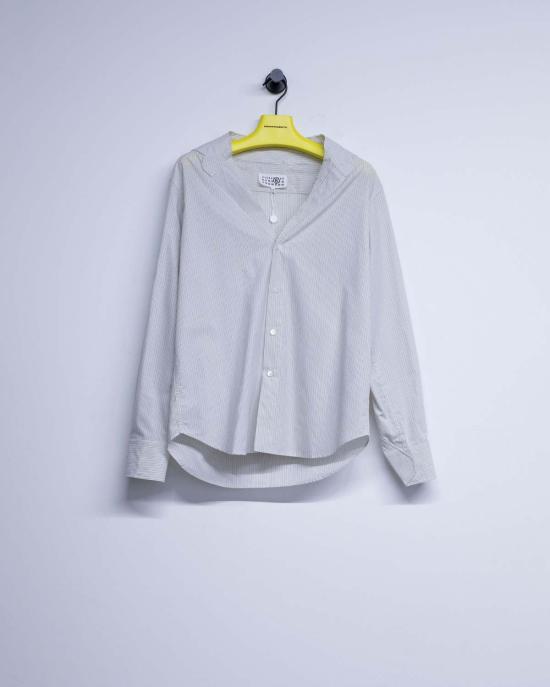  MM6 메종마르지엘라 셔츠 Mm6 Maison Margiela 트롱프뢰유 칼라 스트라이프 셔츠 그레이