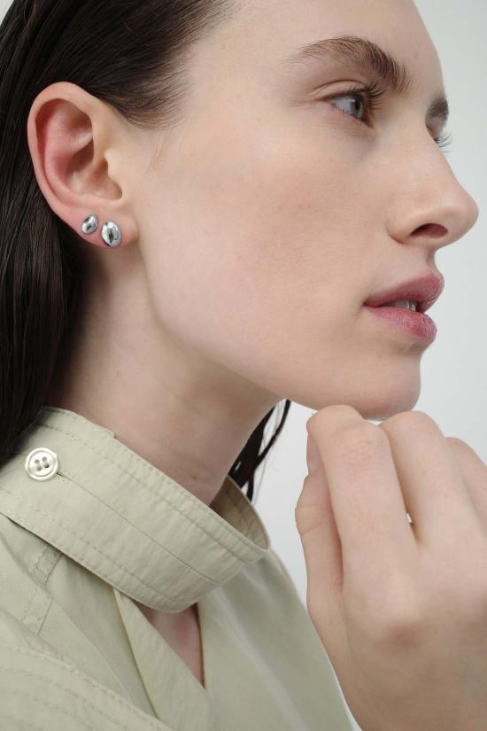  니나 고든 이어링 스몰 피겨 스터드 - NINA GORDON